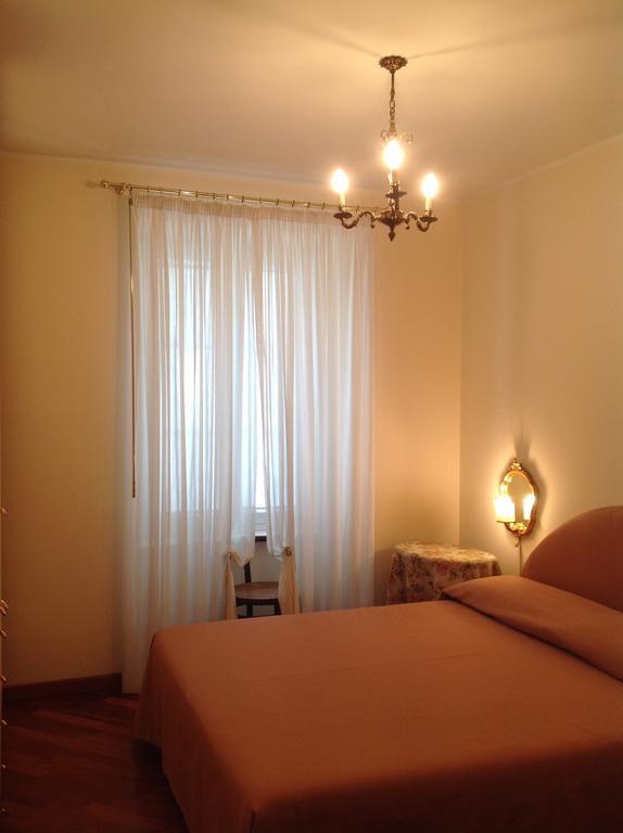 B&B Crispi Trieste Habitación foto